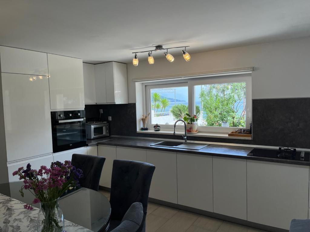 Apartment Verica In Duce - 20 Meters From The Beach Dugi Rat Exterior foto