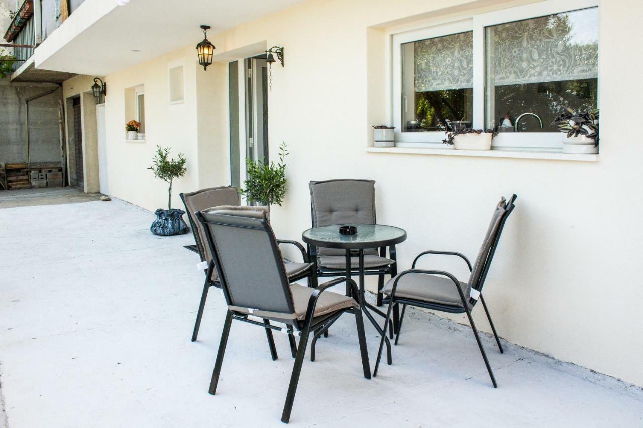 Apartment Verica In Duce - 20 Meters From The Beach Dugi Rat Exterior foto