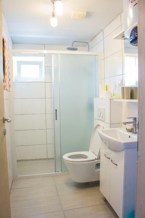 Apartment Verica In Duce - 20 Meters From The Beach Dugi Rat Exterior foto