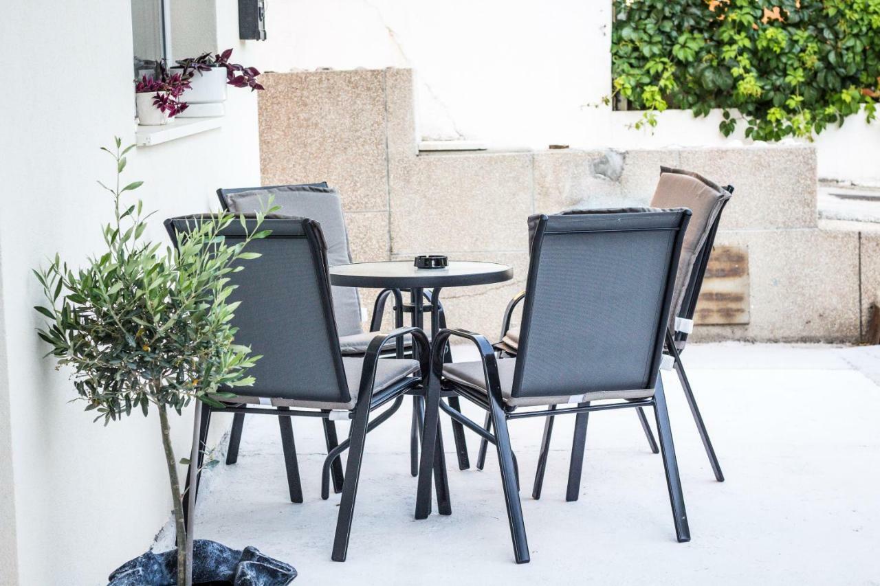 Apartment Verica In Duce - 20 Meters From The Beach Dugi Rat Exterior foto